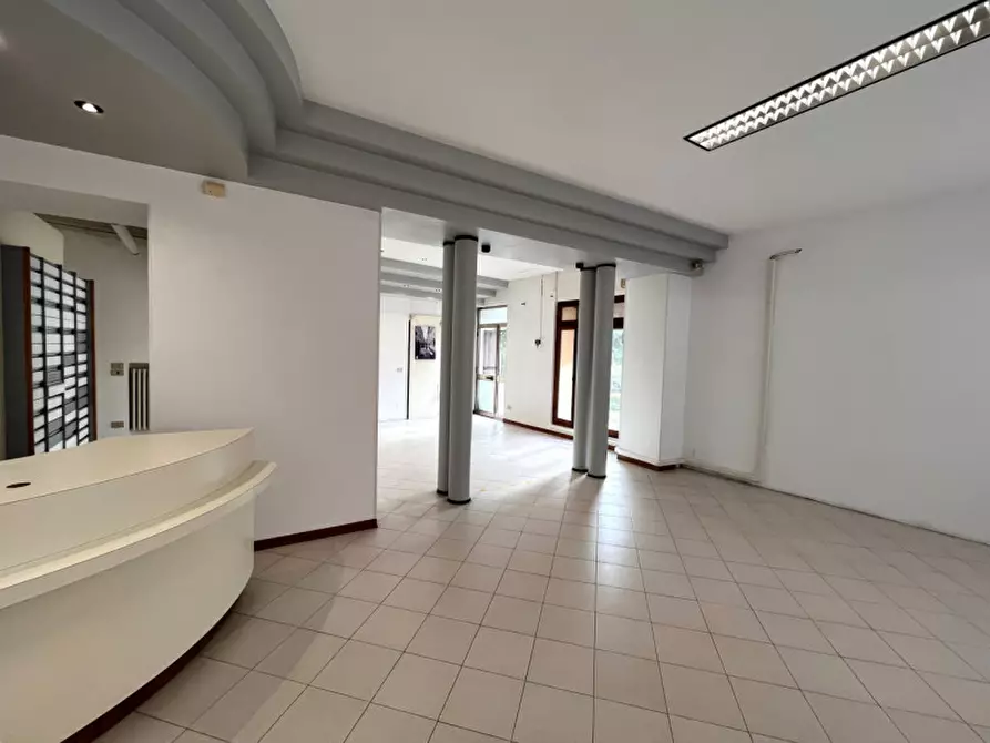 Immagine 12 di Negozio in affitto  in Via Roma a Orgiano