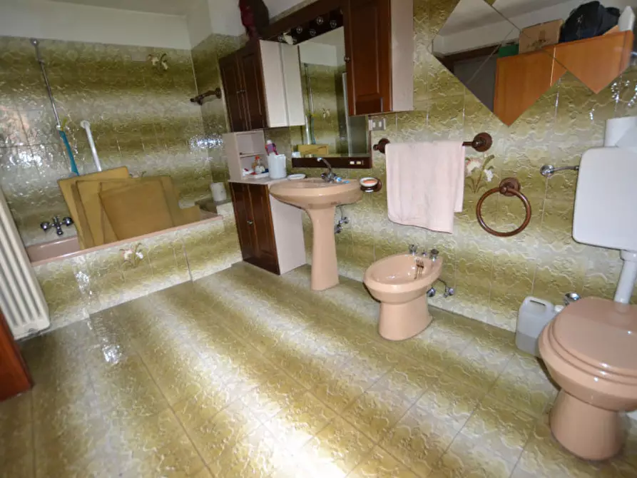 Immagine 28 di Villetta a schiera in vendita  in Romallo a Novella