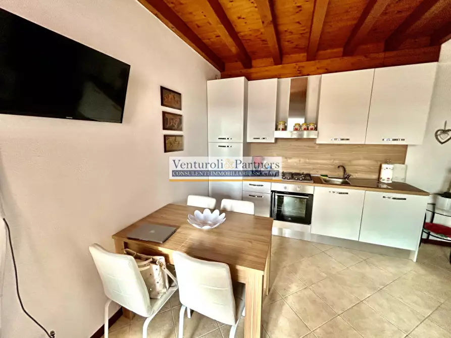 Immagine 3 di Appartamento in vendita  in Viale della Rimembranza a Manerba Del Garda