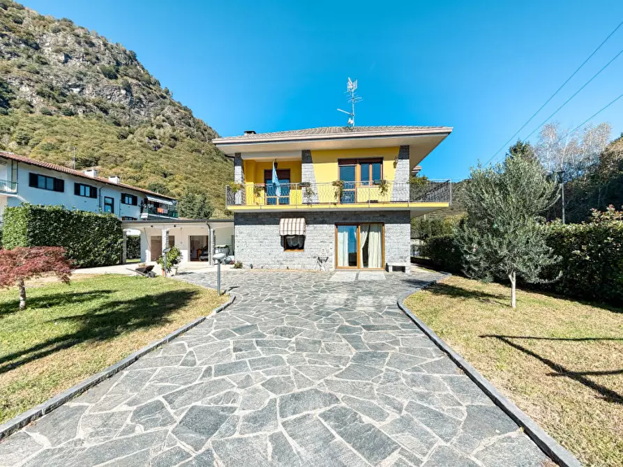 Immagine 1 di Casa bifamiliare in vendita  in Via Mozzalina 45 a Omegna