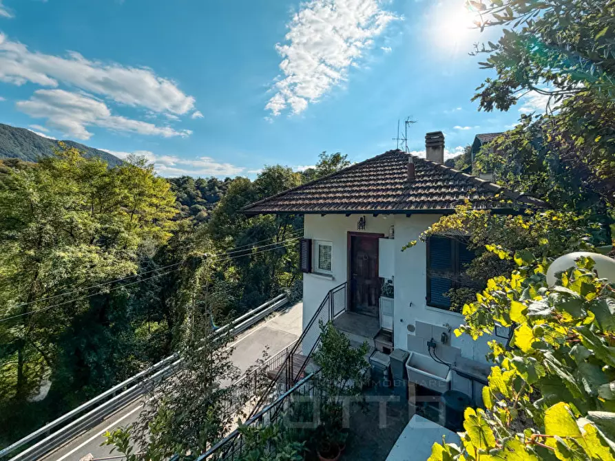 Immagine 11 di Casa bifamiliare in vendita  in Via Vallestrona 34 a Omegna