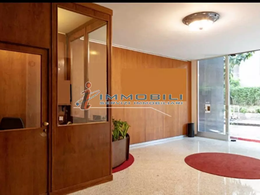 Immagine 2 di Ufficio in affitto  in PIAZZA CARBONARI a Milano