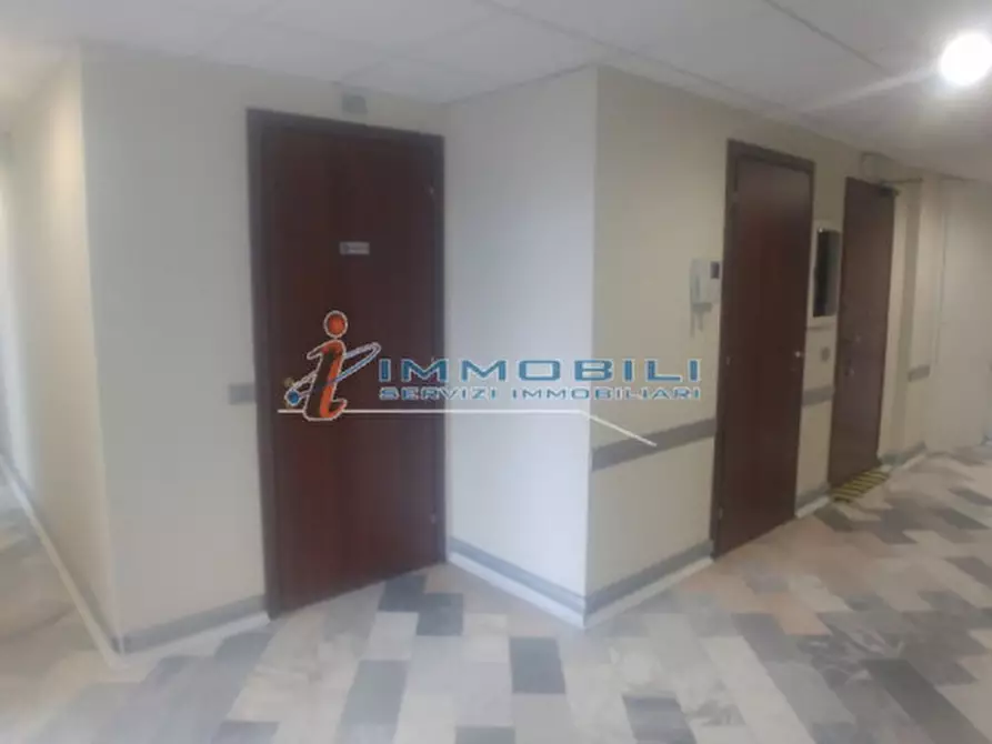 Immagine 4 di Ufficio in affitto  in PIAZZA CARBONARI a Milano