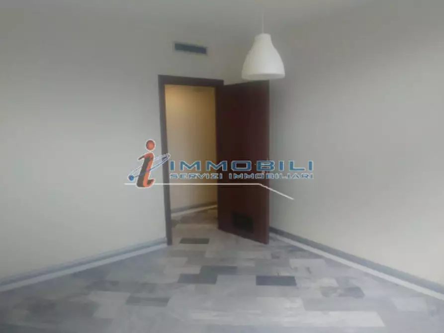 Immagine 18 di Ufficio in affitto  in PIAZZA CARBONARI a Milano