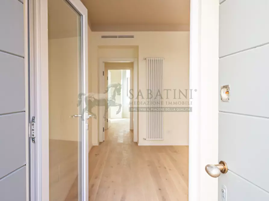 Immagine 2 di Appartamento in vendita  in via Pietro Maroncelli 9 a Milano