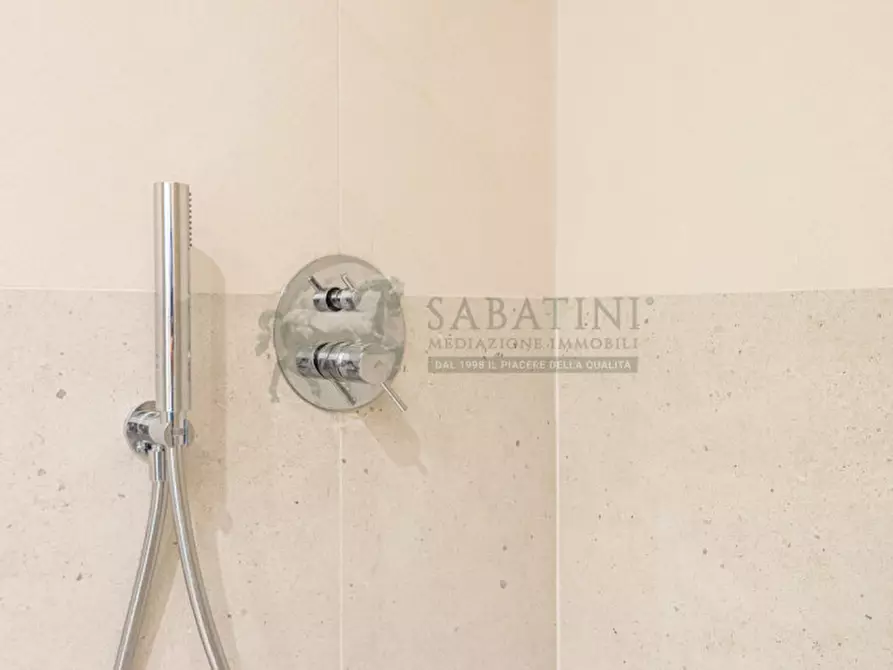 Immagine 10 di Appartamento in vendita  in via Pietro Maroncelli 9 a Milano