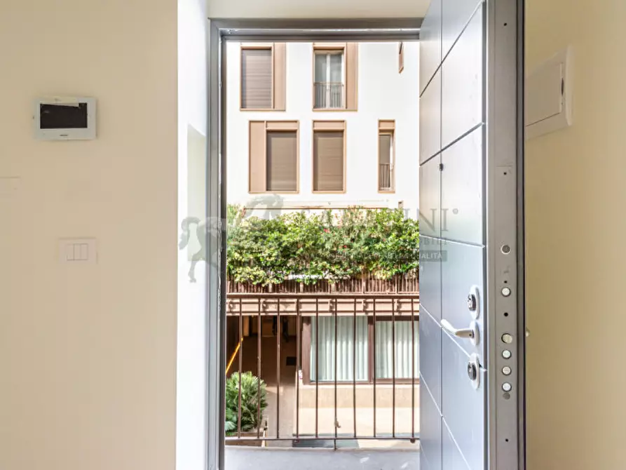 Immagine 13 di Appartamento in vendita  in via Pietro Maroncelli 9 a Milano