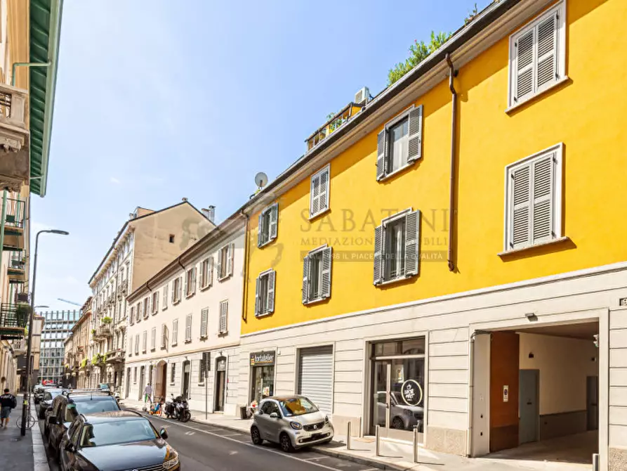 Immagine 17 di Appartamento in vendita  in via Pietro Maroncelli 9 a Milano