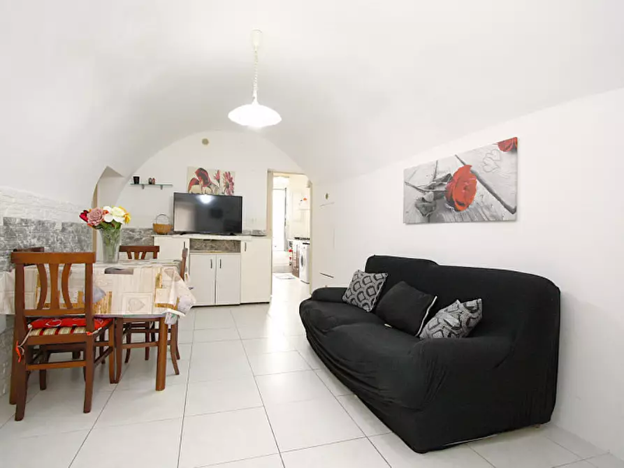 Immagine 1 di Casa indipendente in vendita  in via impero 58 a Parabita