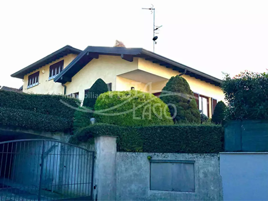Immagine 2 di Casa bifamiliare in vendita  in Via Vittorio Veneto, 29 a Bizzarone