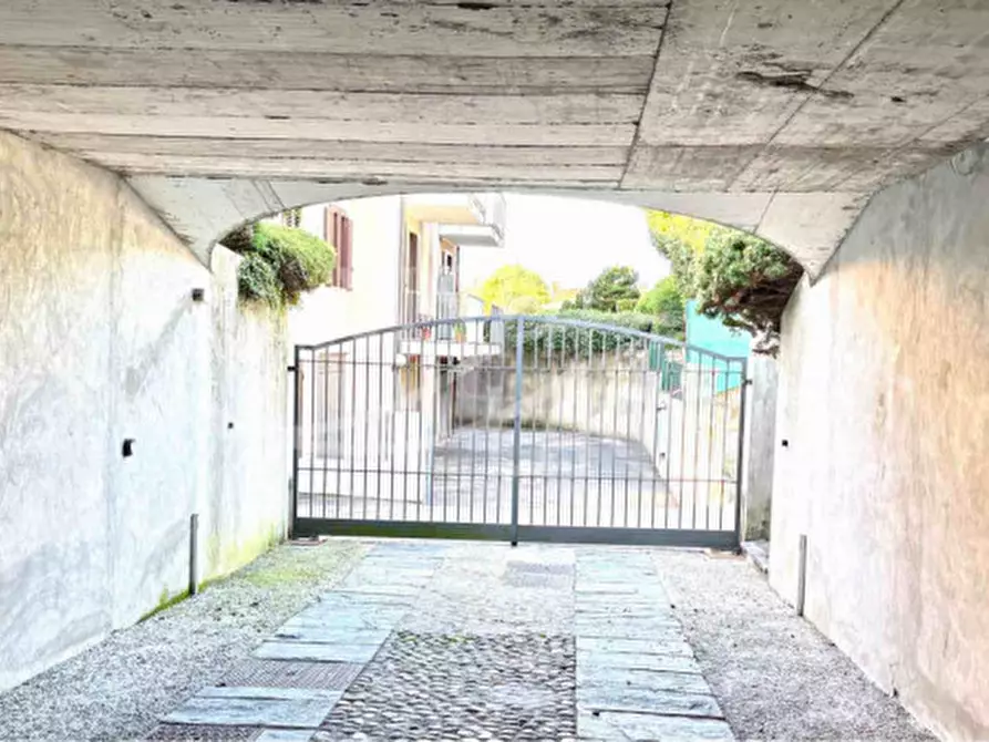 Immagine 28 di Casa bifamiliare in vendita  in Via Vittorio Veneto, 29 a Bizzarone