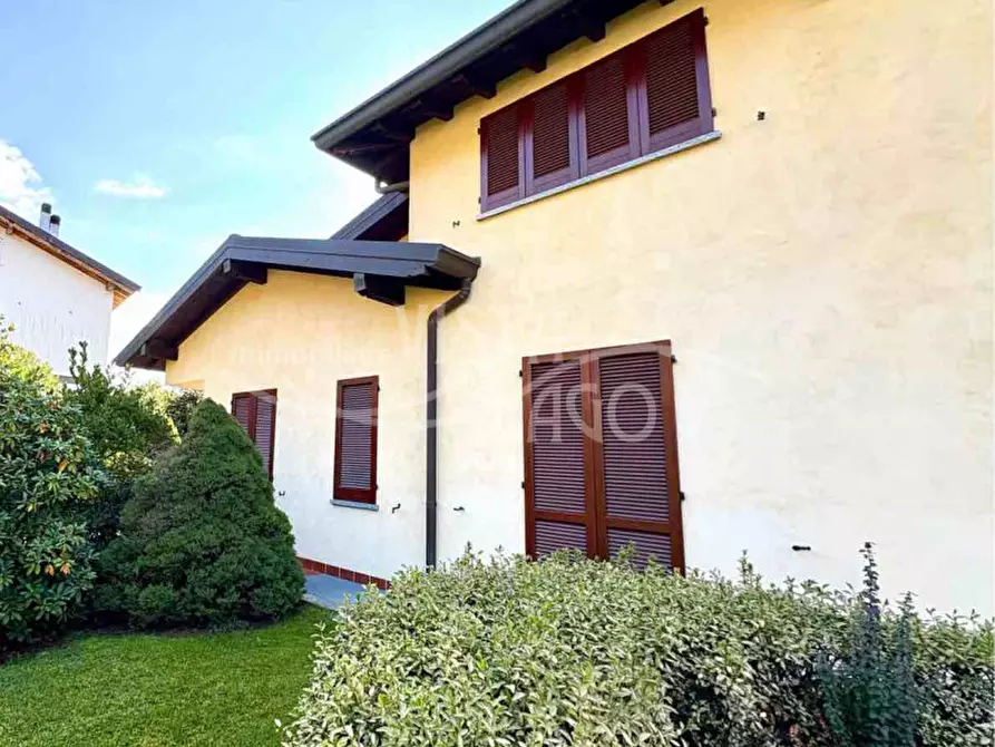 Immagine 31 di Casa bifamiliare in vendita  in Via Vittorio Veneto, 29 a Bizzarone