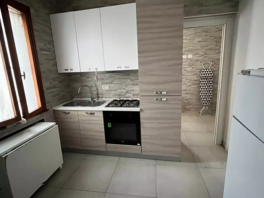 Immagine 5 di Appartamento in affitto  in Via Francesco Marzolo a Padova