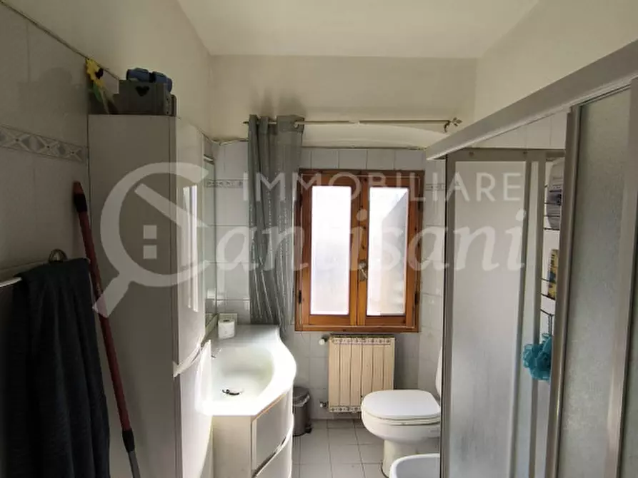 Immagine 16 di Appartamento in vendita  in Piazza Felice Cavallotti a Signa