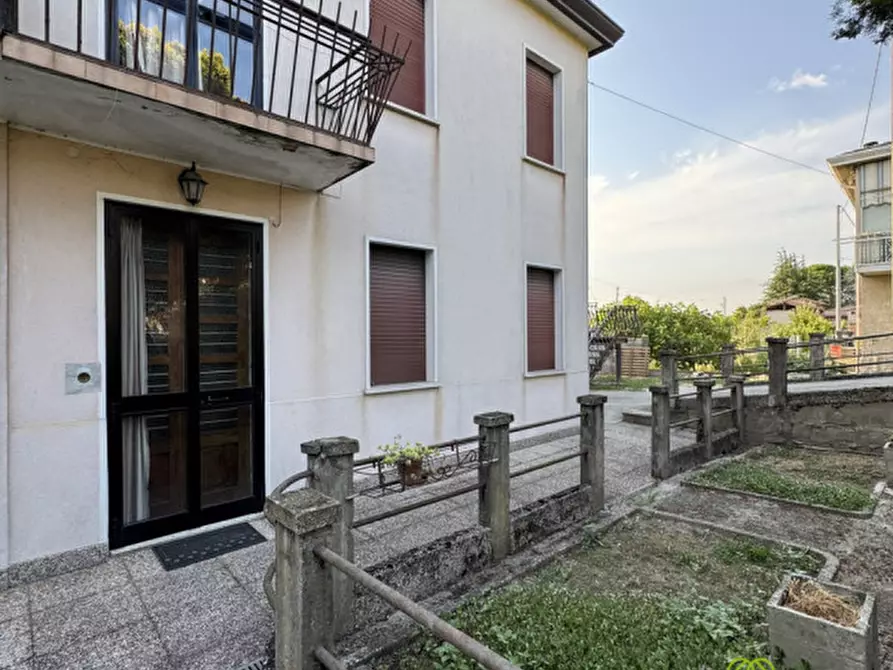 Immagine 2 di Casa bifamiliare in vendita  in Via Fratelli Cervi a Campagna Lupia