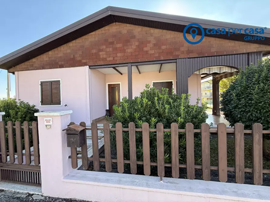 Immagine 2 di Casa indipendente in vendita  in Papozze, Via Giuseppe Di Vittorio a Papozze