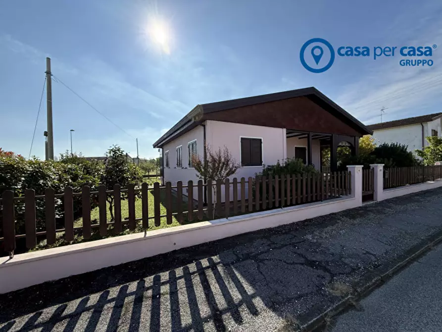 Immagine 3 di Casa indipendente in vendita  in Papozze, Via Giuseppe Di Vittorio a Papozze