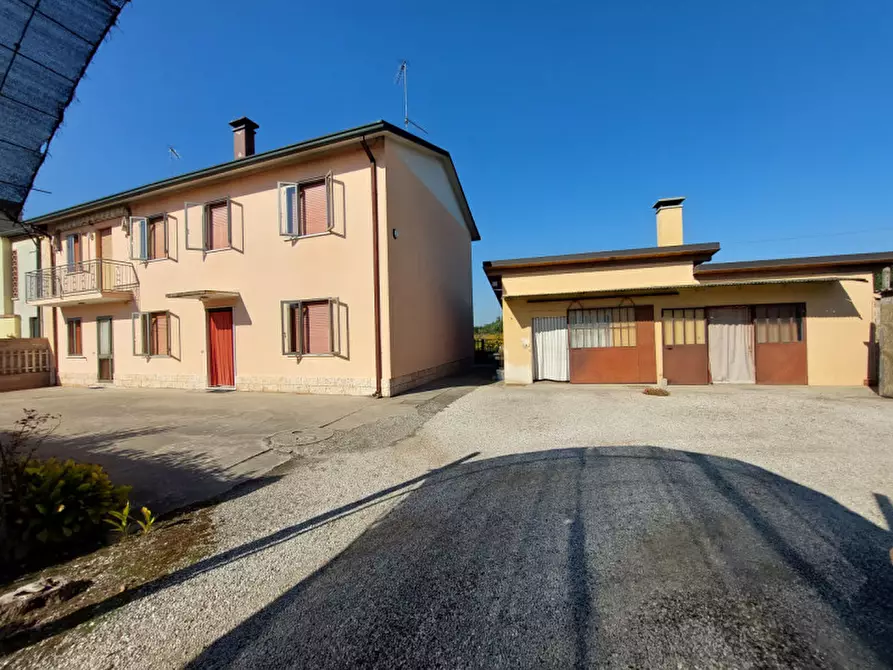 Immagine 1 di Villetta a schiera in vendita  a Badia Polesine