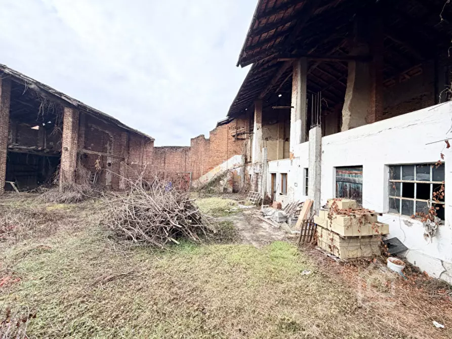 Immagine 3 di Rustico / casale in vendita  in Via Cavour 13 a Foglizzo