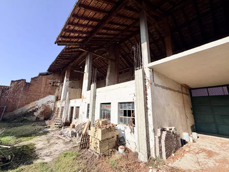 Immagine 10 di Rustico / casale in vendita  in Via Cavour 13 a Foglizzo