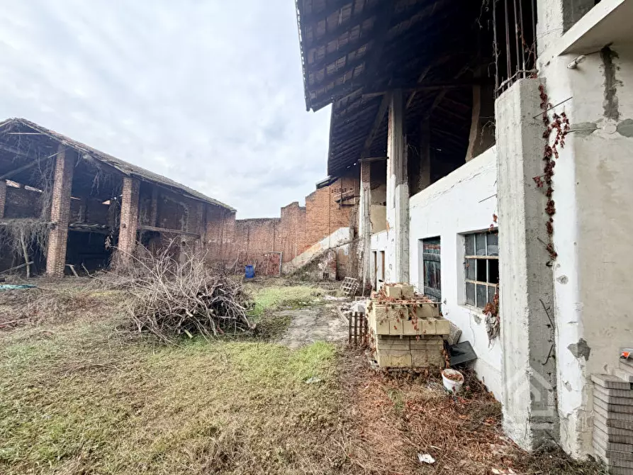 Immagine 15 di Rustico / casale in vendita  in Via Cavour 13 a Foglizzo