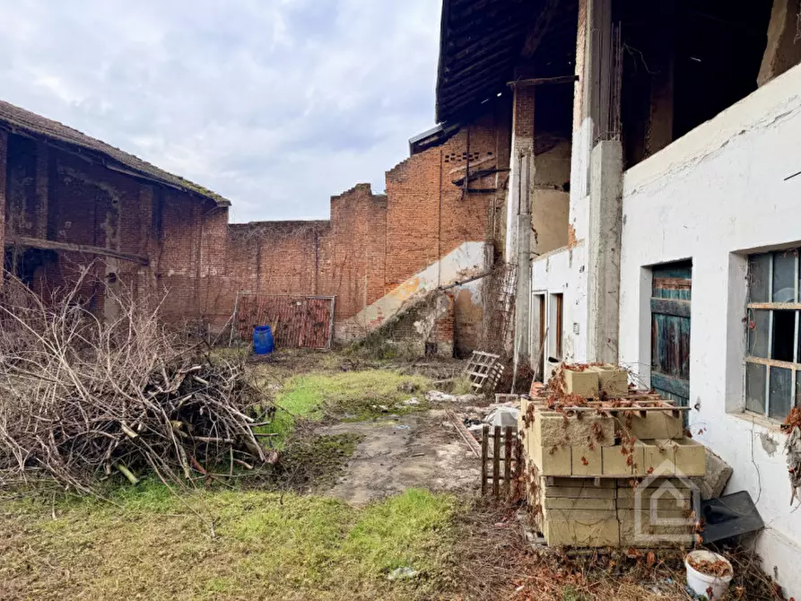 Immagine 35 di Rustico / casale in vendita  in Via Cavour 13 a Foglizzo