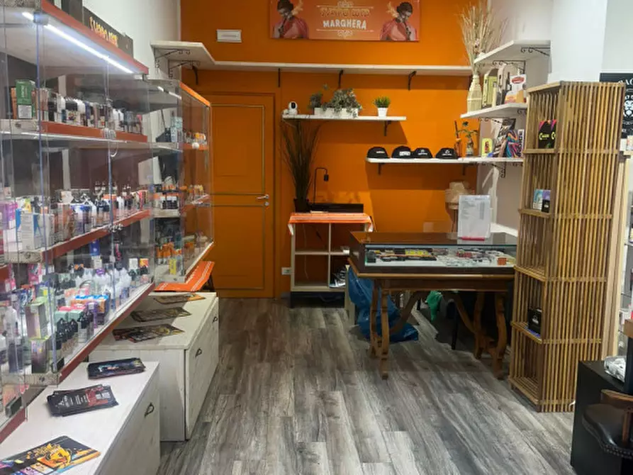 Immagine 4 di Negozio in vendita  in piazza del mercato 14B a Venezia