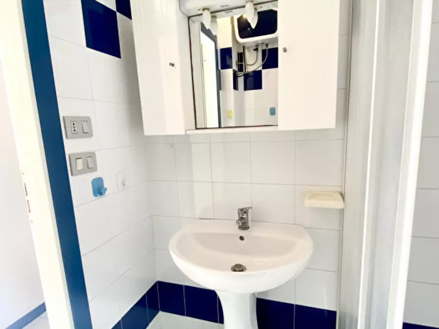 Immagine 10 di Appartamento in vendita  a Fano