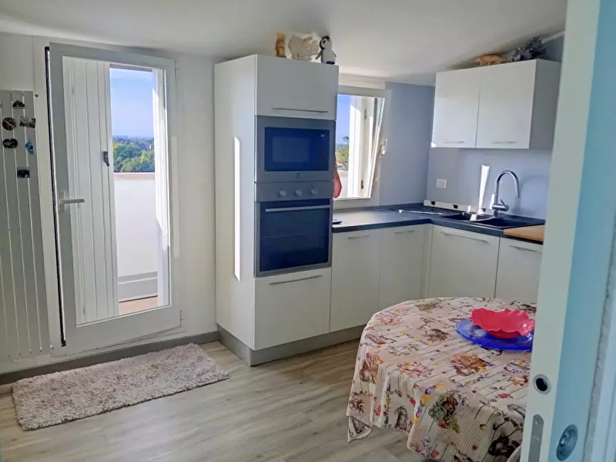 Immagine 19 di Attico in vendita  in Via Trasimeno a Selvazzano Dentro