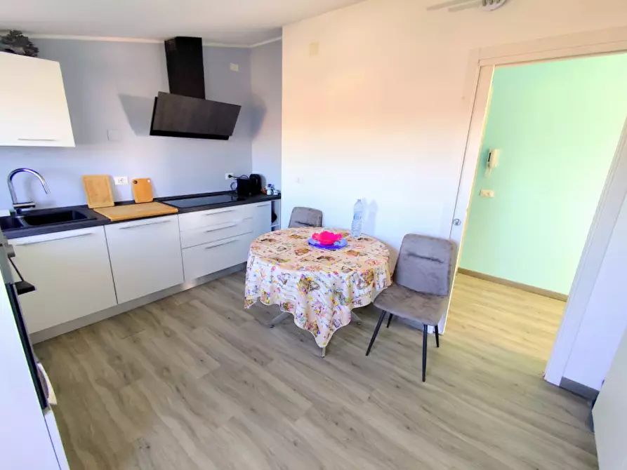 Immagine 21 di Attico in vendita  in Via Trasimeno a Selvazzano Dentro