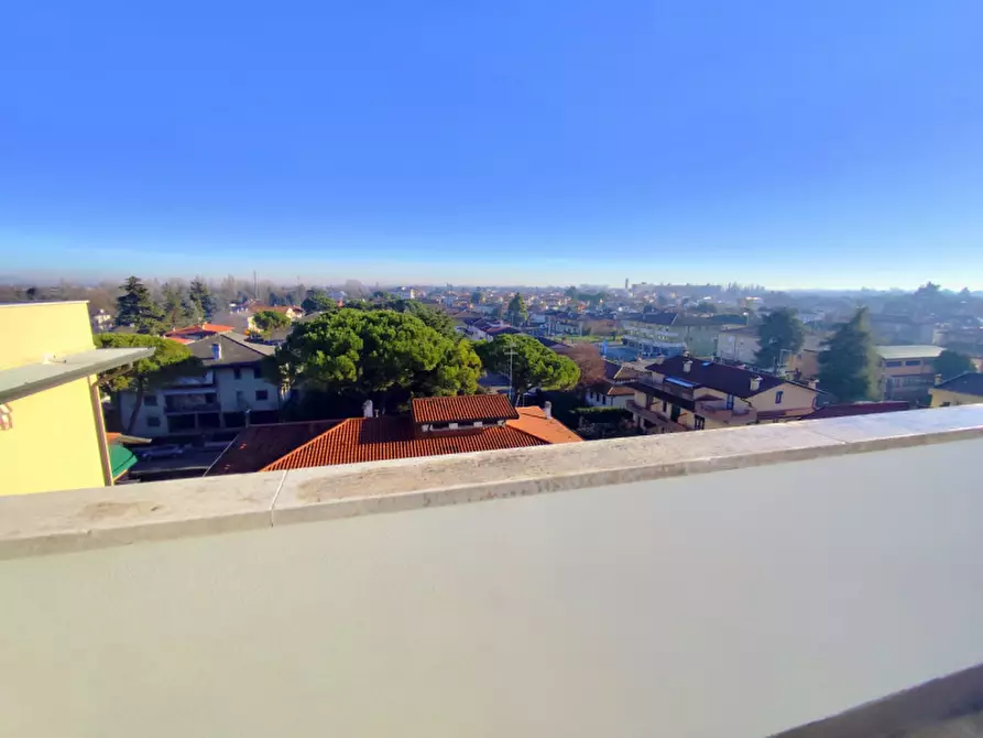 Immagine 32 di Attico in vendita  in Via Trasimeno a Selvazzano Dentro