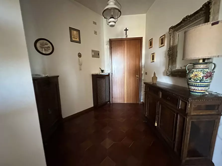 Immagine 8 di Appartamento in vendita  a Senigallia