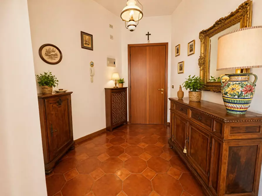 Immagine 12 di Appartamento in vendita  a Senigallia