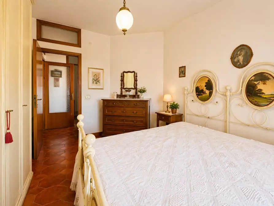 Immagine 13 di Appartamento in vendita  a Senigallia