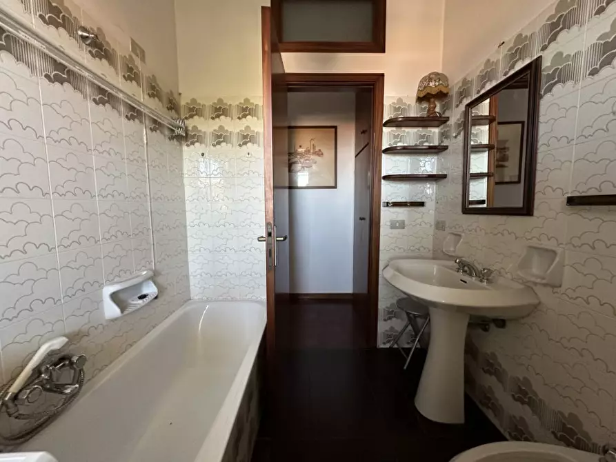 Immagine 21 di Appartamento in vendita  a Senigallia