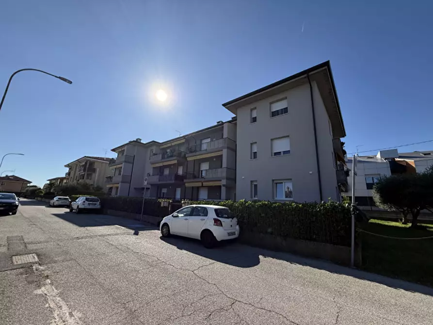 Immagine 2 di Appartamento in vendita  in Via Vittorio Alfieri a Castel D'azzano