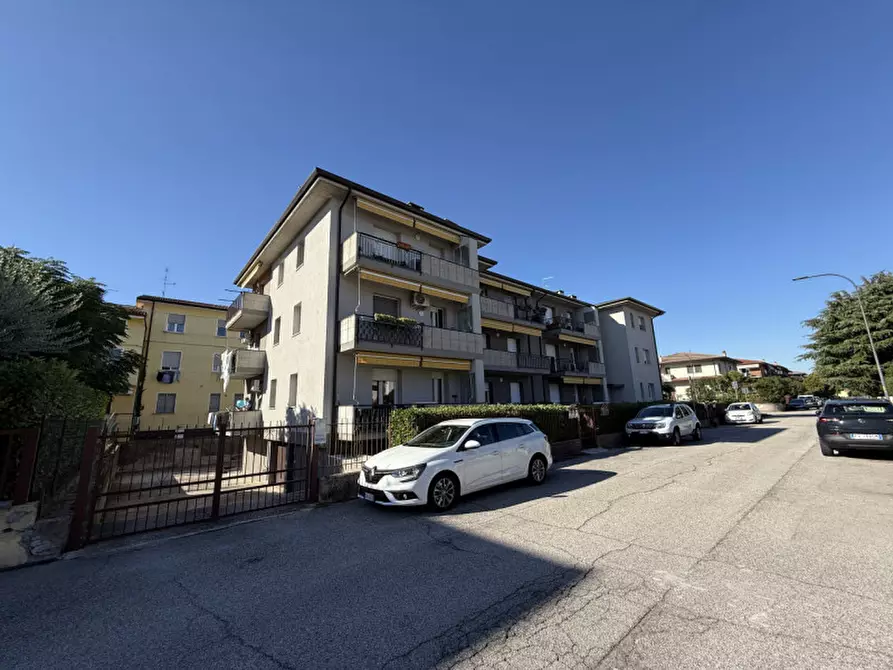 Immagine 3 di Appartamento in vendita  in Via Vittorio Alfieri a Castel D'azzano