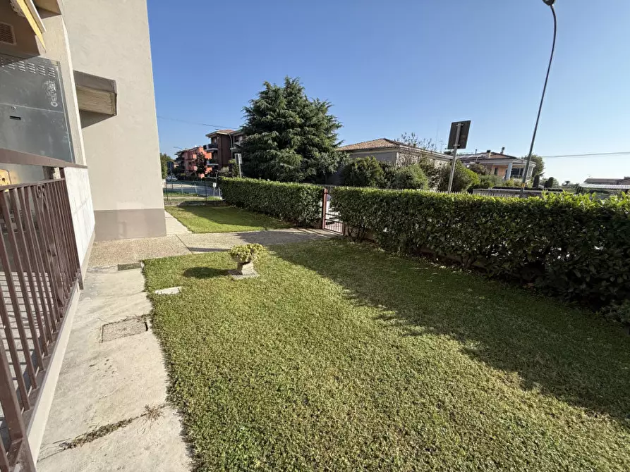 Immagine 11 di Appartamento in vendita  in Via Vittorio Alfieri a Castel D'azzano