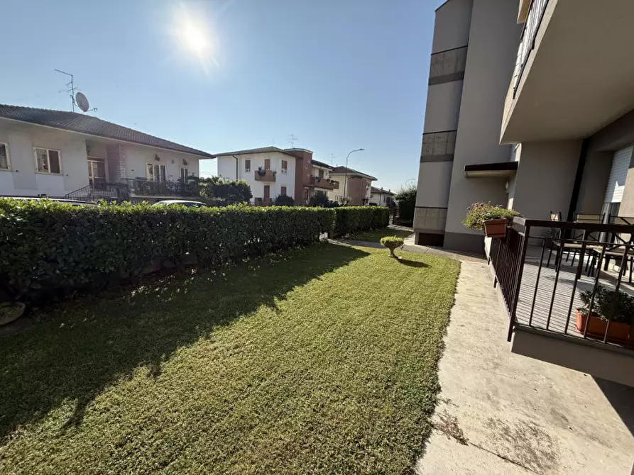 Immagine 12 di Appartamento in vendita  in Via Vittorio Alfieri a Castel D'azzano