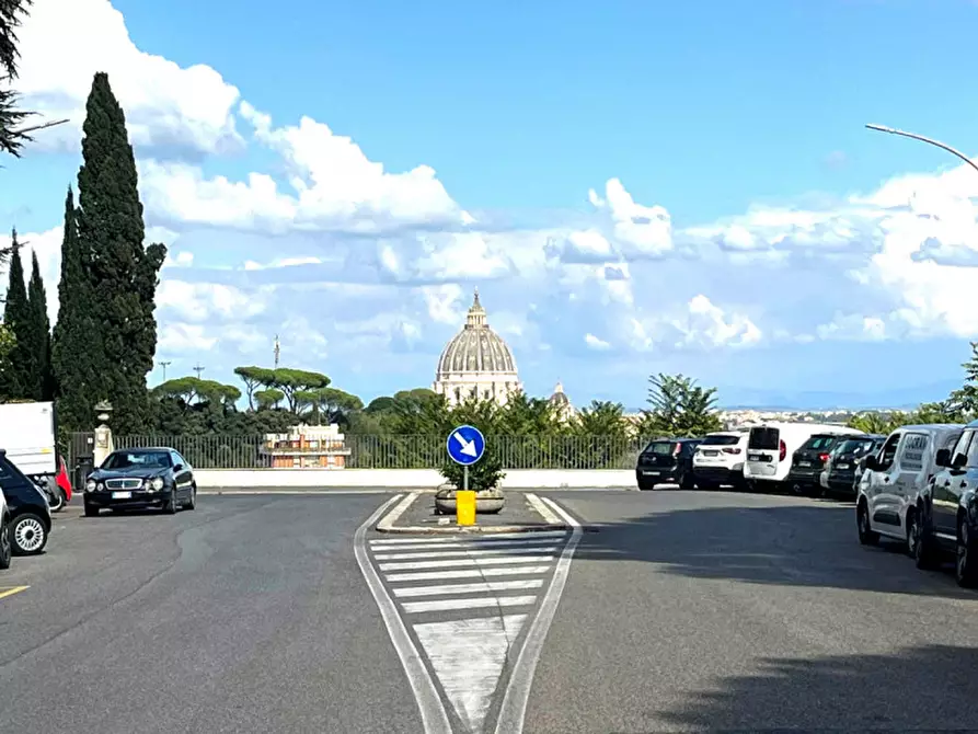 Immagine 1 di Appartamento in vendita  in Via Gian Francesco Albani a Roma
