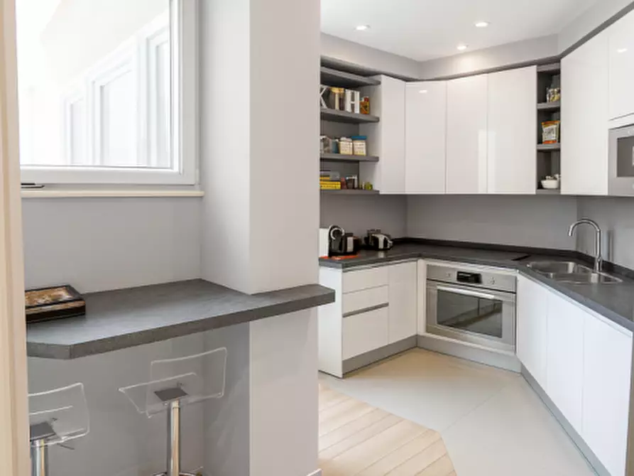 Immagine 9 di Appartamento in vendita  in Via Gian Francesco Albani a Roma