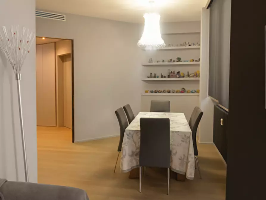 Immagine 13 di Appartamento in vendita  in Via Gian Francesco Albani a Roma