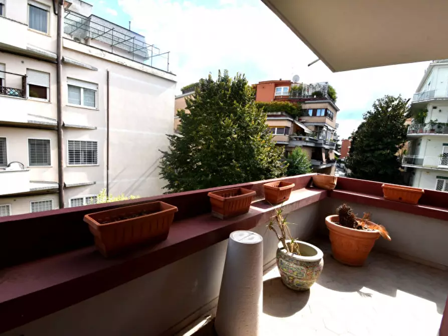 Immagine 18 di Appartamento in vendita  in Via Gian Francesco Albani a Roma
