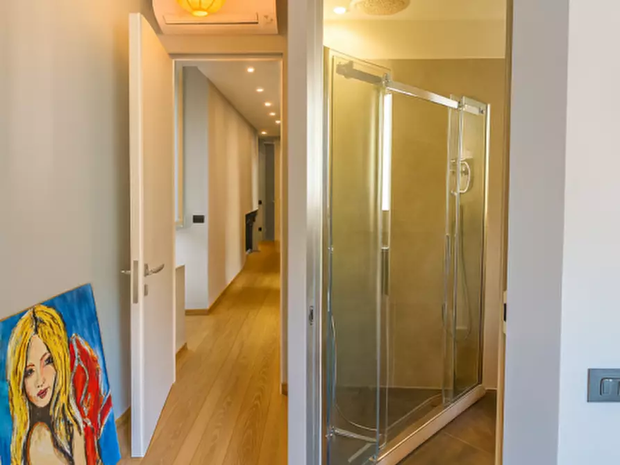 Immagine 21 di Appartamento in vendita  in Via Gian Francesco Albani a Roma