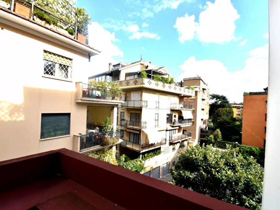 Immagine 30 di Appartamento in vendita  in Via Gian Francesco Albani a Roma