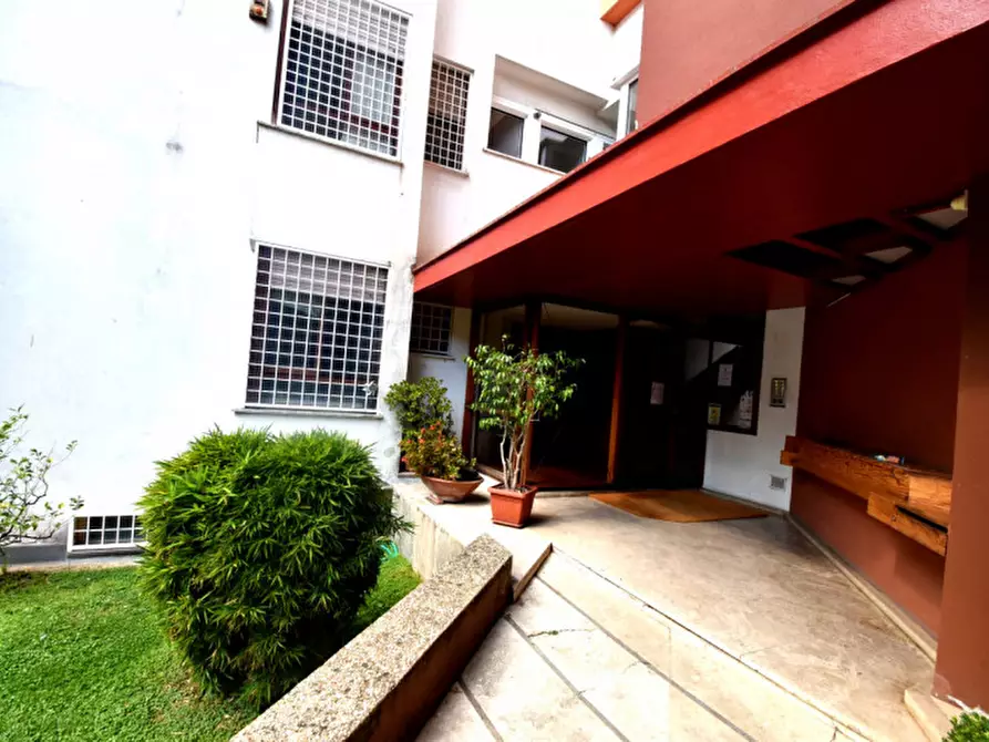 Immagine 45 di Appartamento in vendita  in Via Gian Francesco Albani a Roma