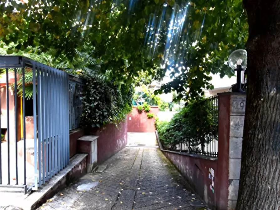 Immagine 48 di Appartamento in vendita  in Via Gian Francesco Albani a Roma