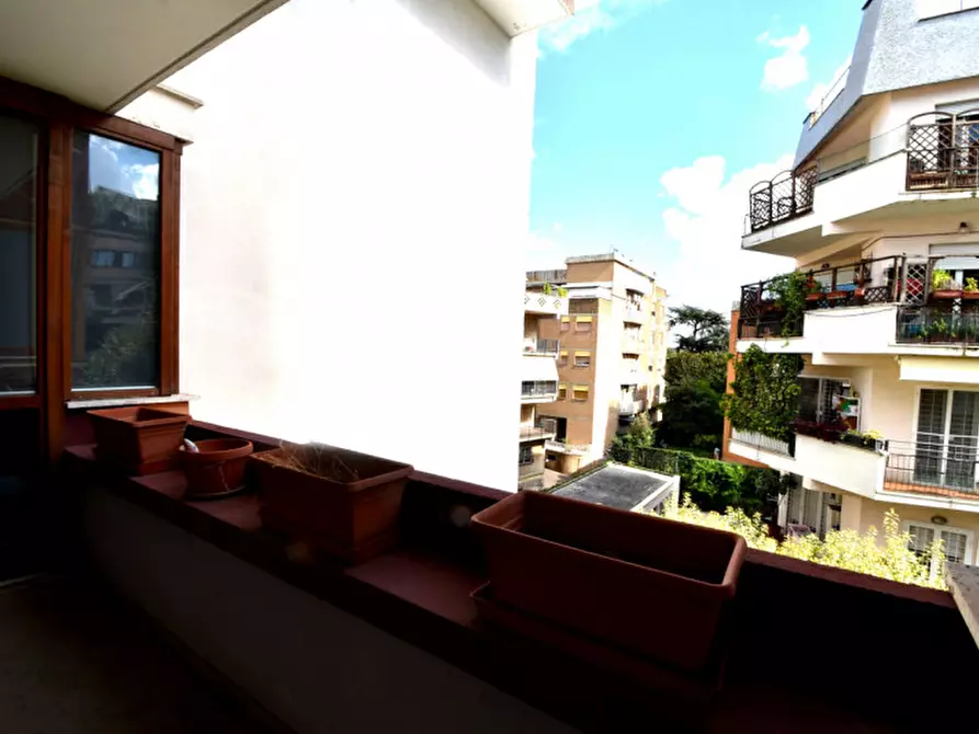 Immagine 50 di Appartamento in vendita  in Via Gian Francesco Albani a Roma