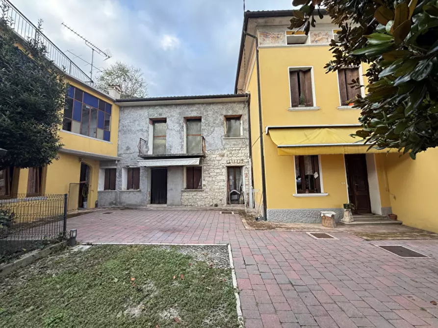 Immagine 3 di Casa bifamiliare in vendita  in Via Valle Santa Fede a Valdobbiadene