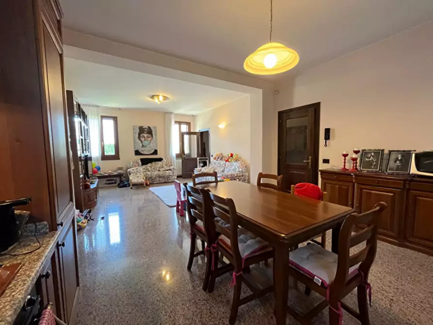 Immagine 1 di Casa trifamiliare in vendita  in via Vigonovese a Padova